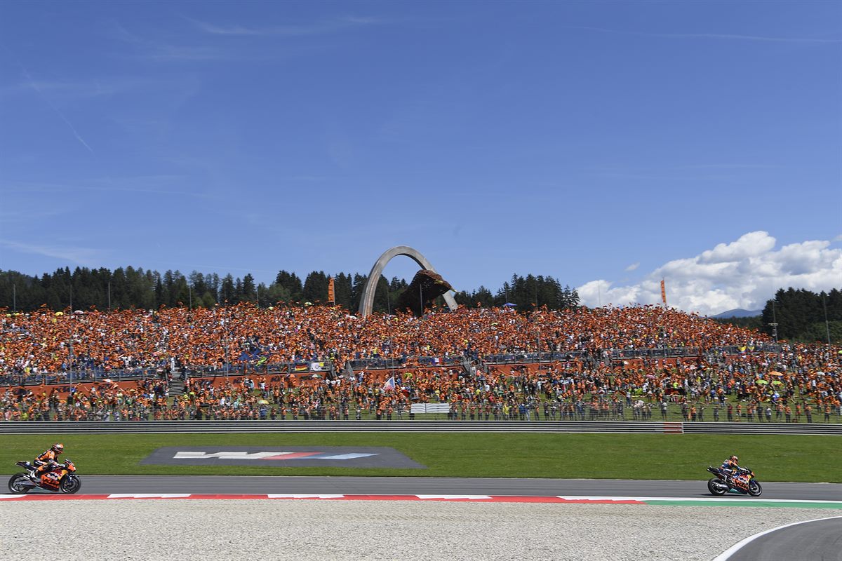 Fan Tribune_ KTM RC16 Spielberg 2016