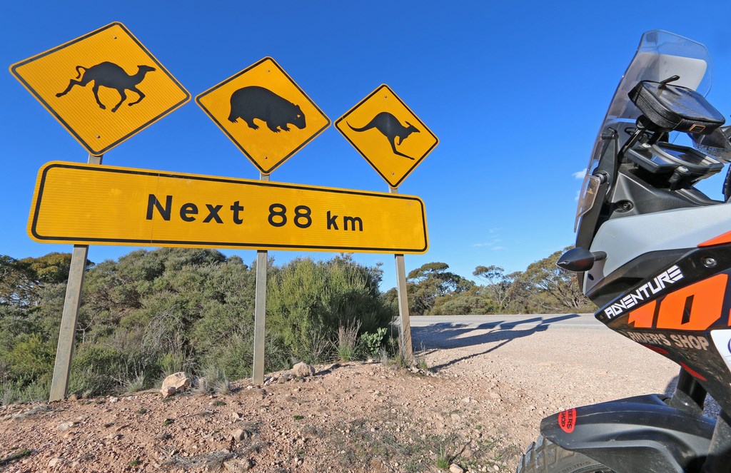 EYRE HWY