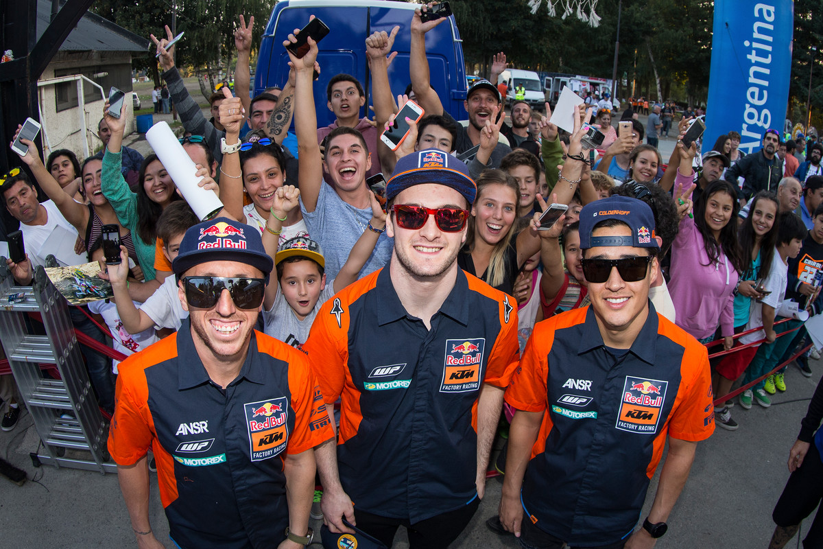 Tony Cairoli, Jeffrey Herlings, Glenn Coldenhoff & Fans Neuquen 2017