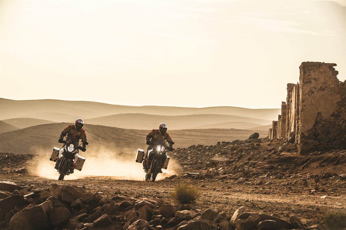 KTM 1290 S-ADV R_ KTM 1090 ADV R_Action 04