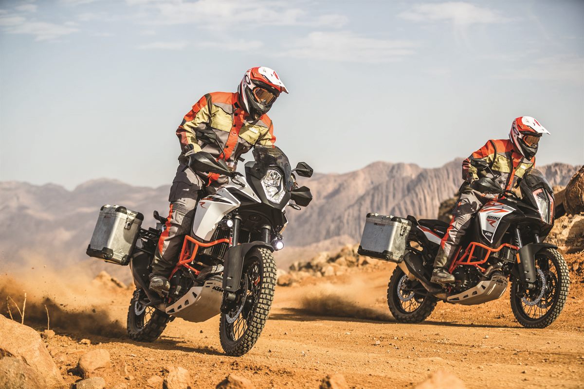 KTM 1290 S-ADV R_ KTM 1090 ADV R_Action 01