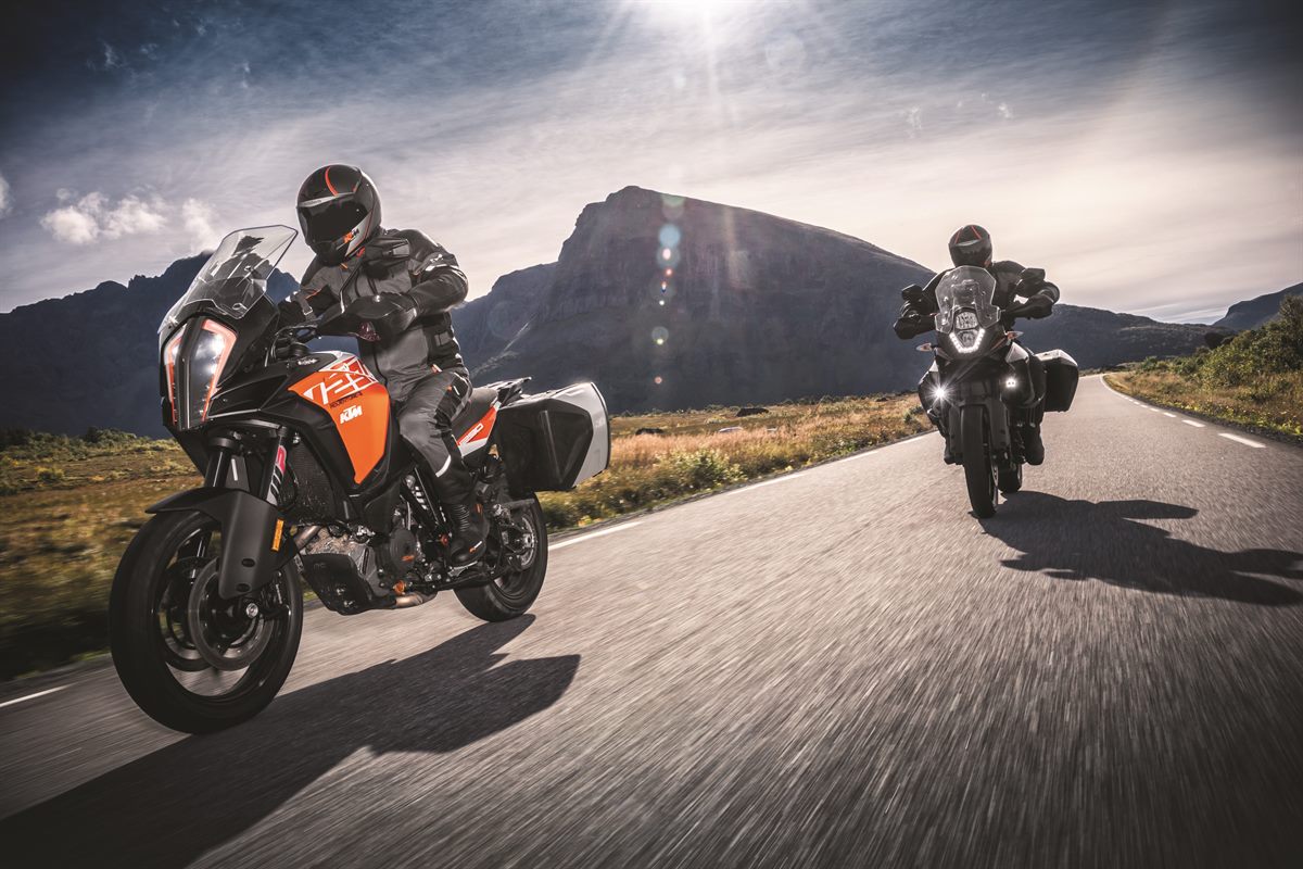 KTM 1090 ADV_KTM 1290 SADV S_Action 03