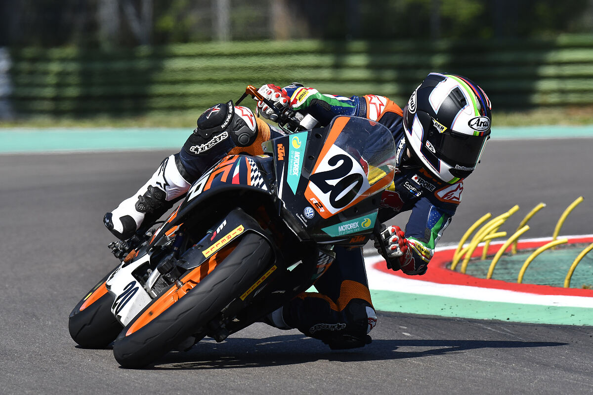 0296_300_Ktm