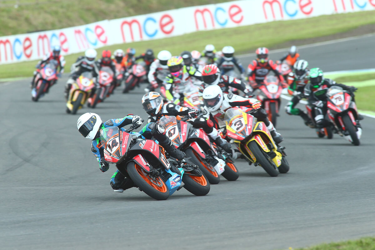 Knockhill - race action 1