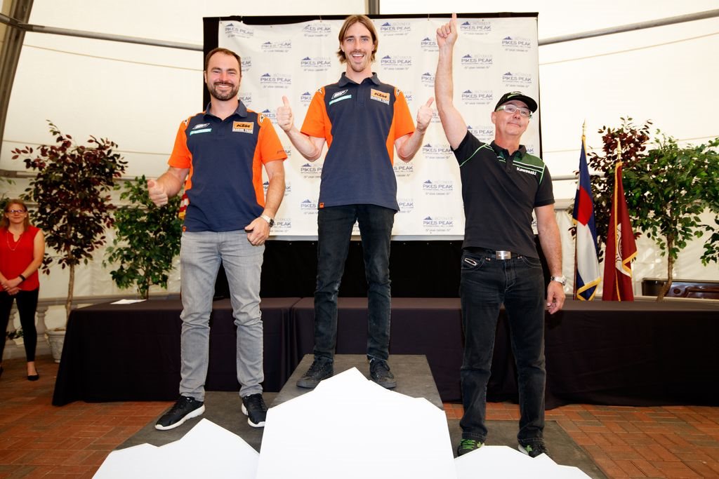 Pikes_Peak_RS_CF Podium