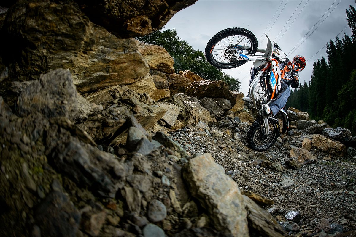 61740_KTM FREERIDE E-XC Action