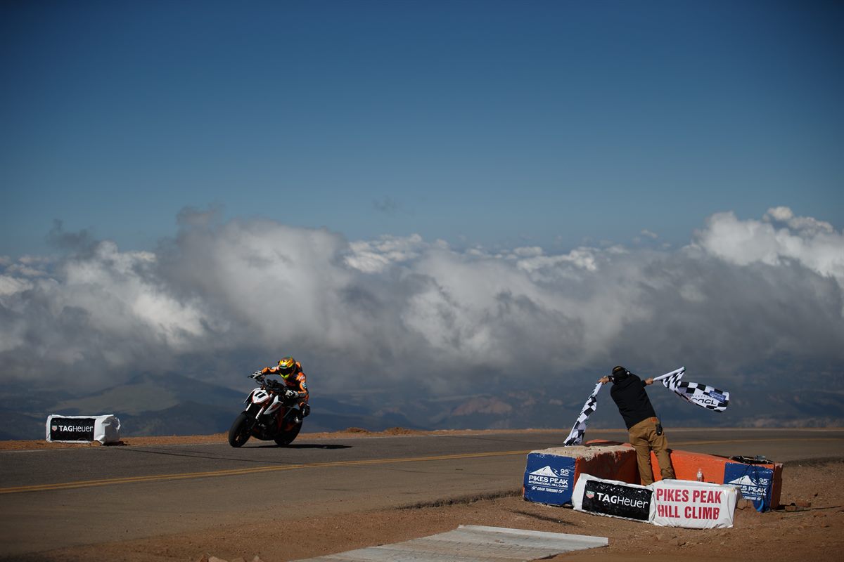 Race_Pikes Peak_03