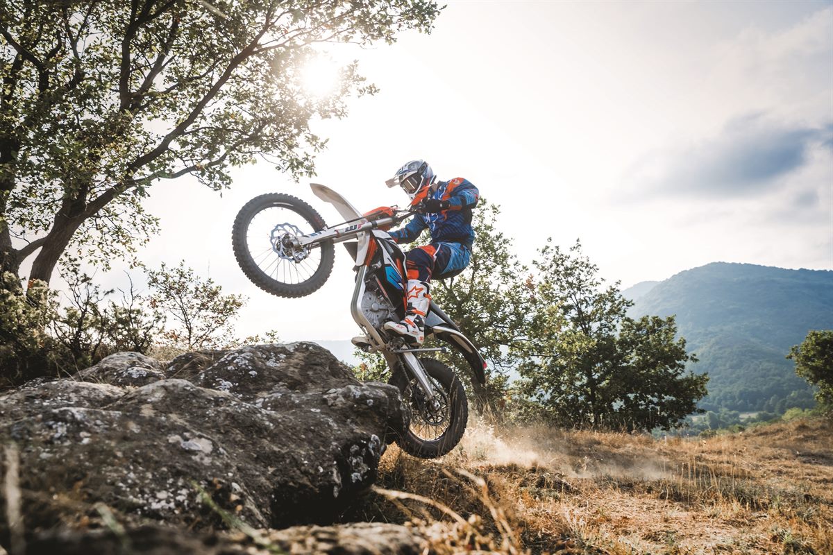 KTM FREERIDE E-XC MY 2018_Action_01