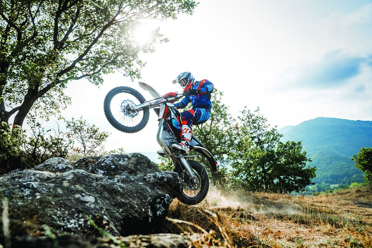 KTM FREERIDE E-XC MY 2018_Action_01