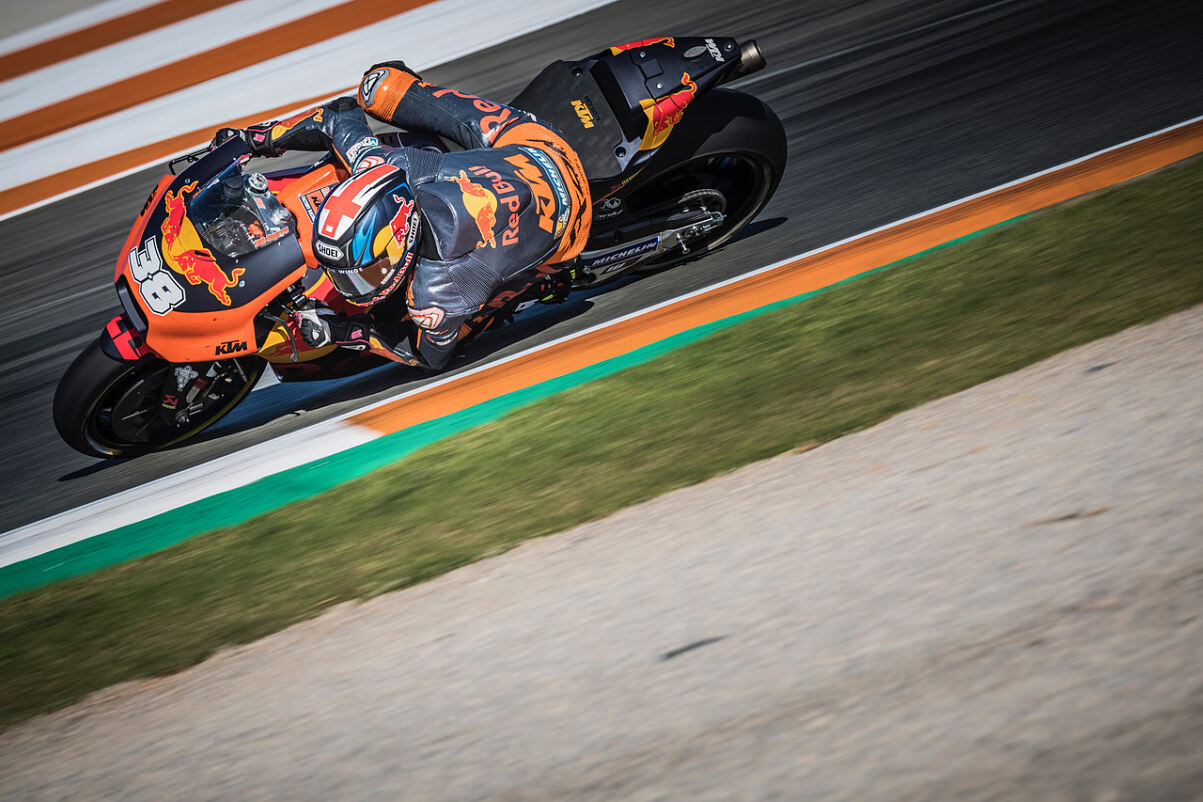 Bradley Smith KTM RC16 action