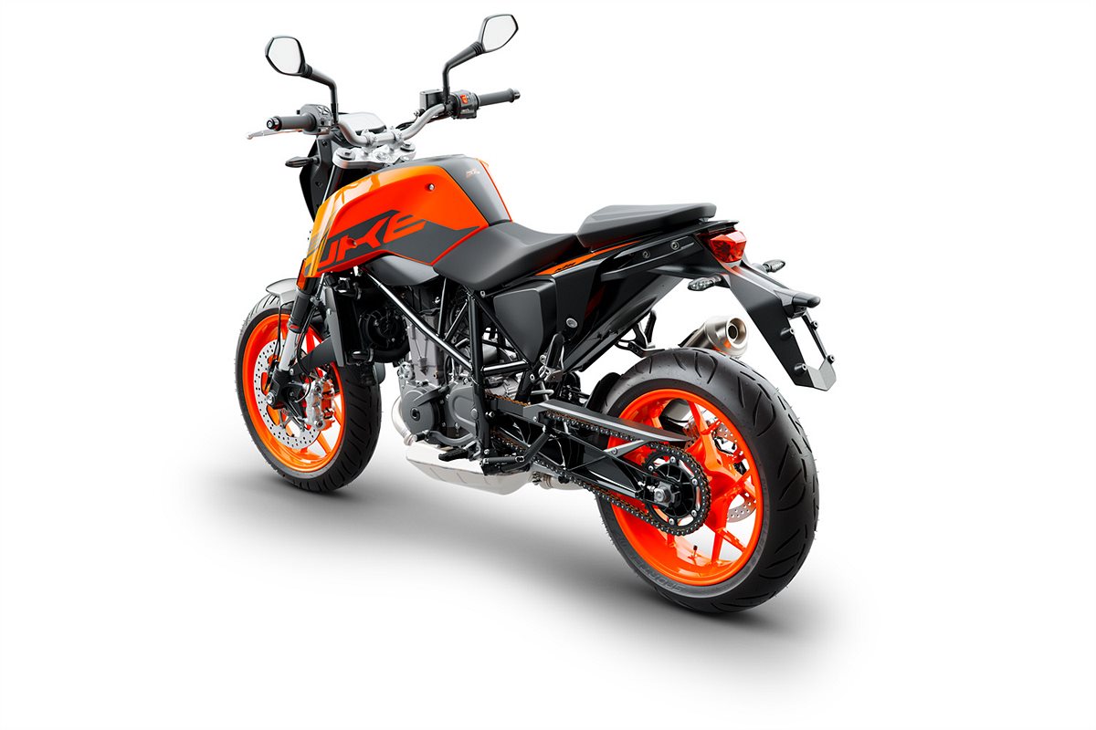 2018_KTM 690 DUKE left rear