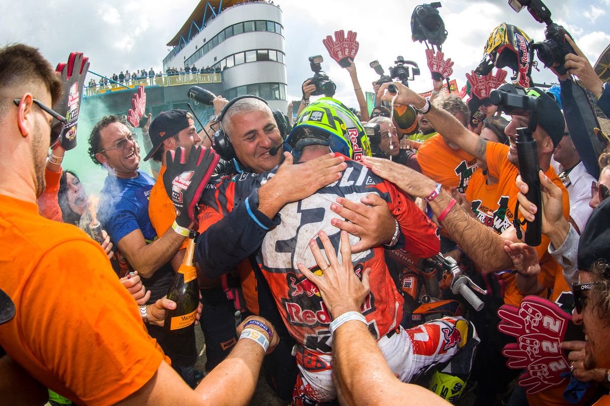203435_Cairoli_success_MXGP_2017_R18_RX_4471