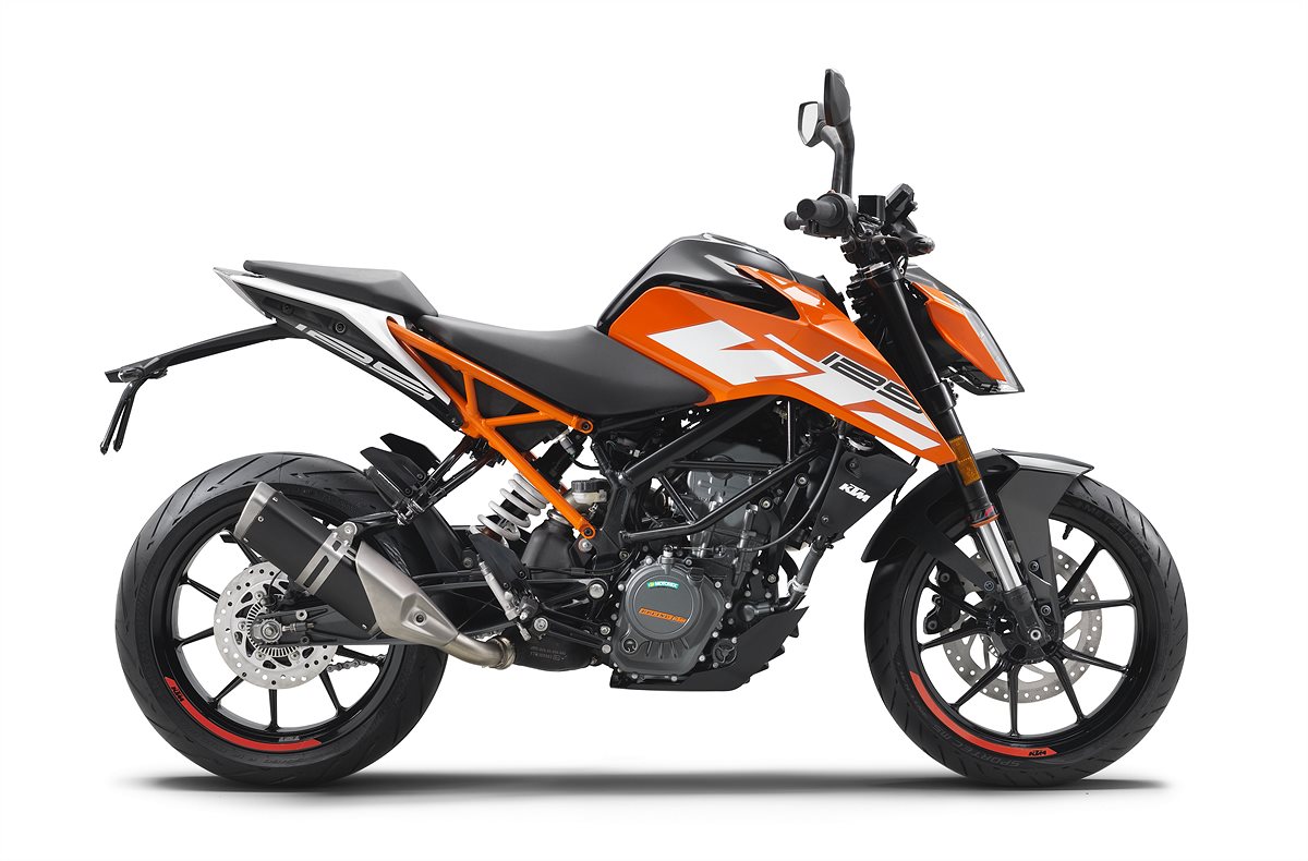KTM 125 DUKE_90 right