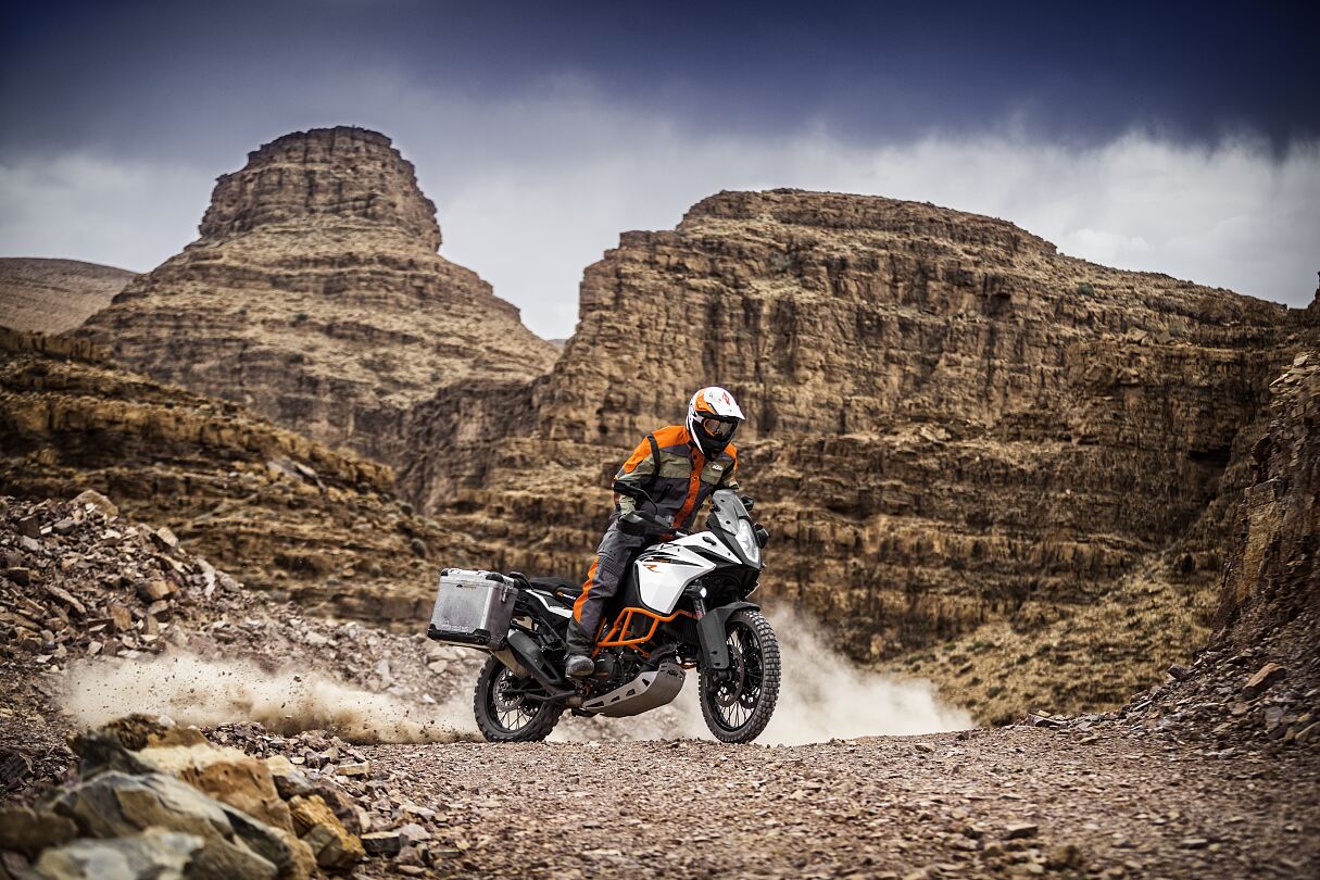 KTM 1090 ADVENTURE R_Action 03