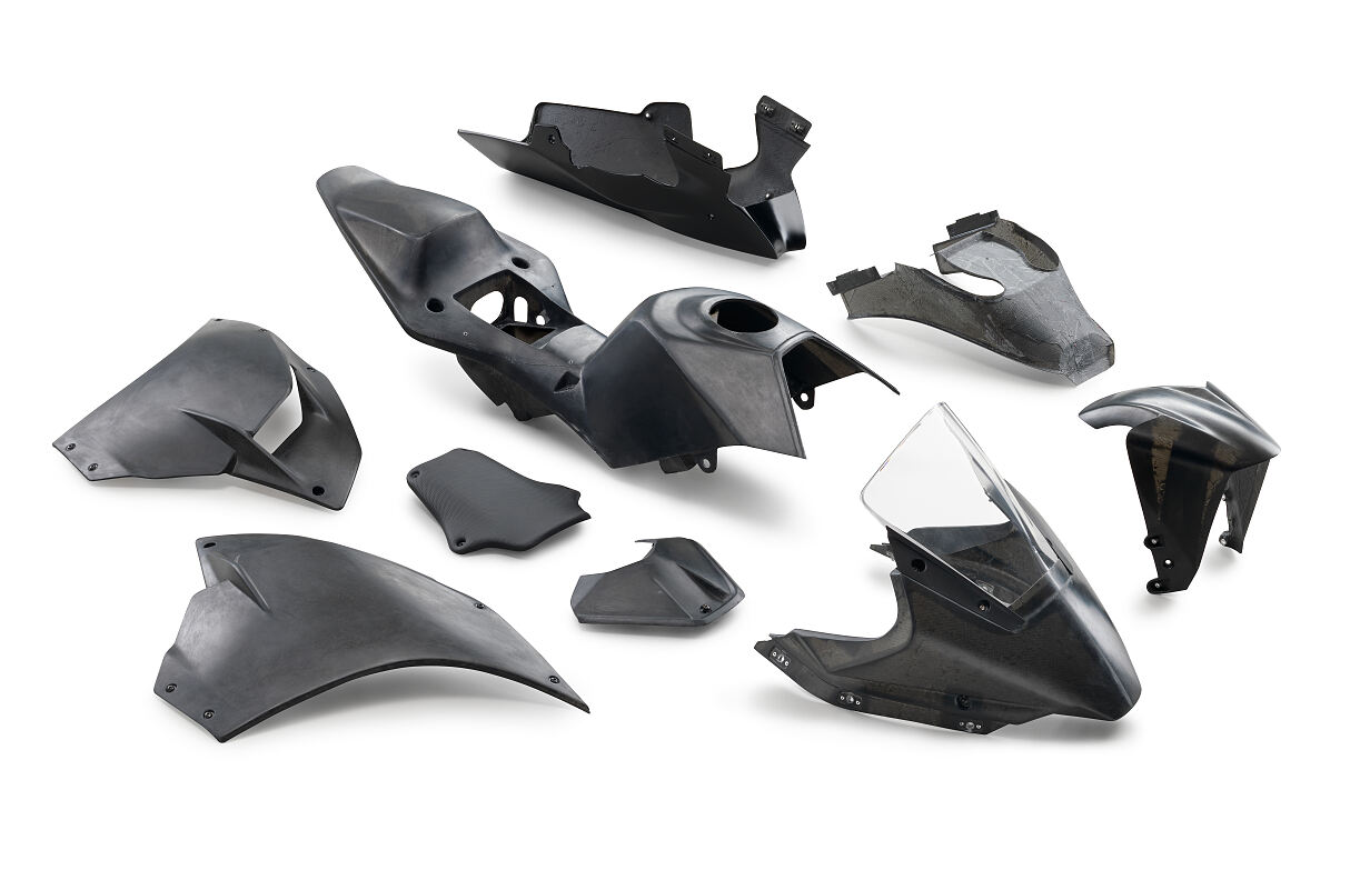 RC 390 R body work