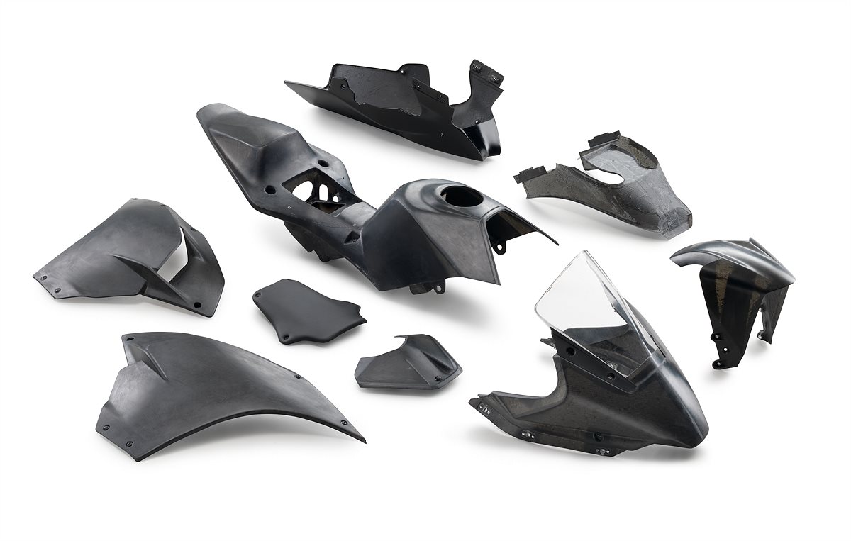 RC 390 R body work