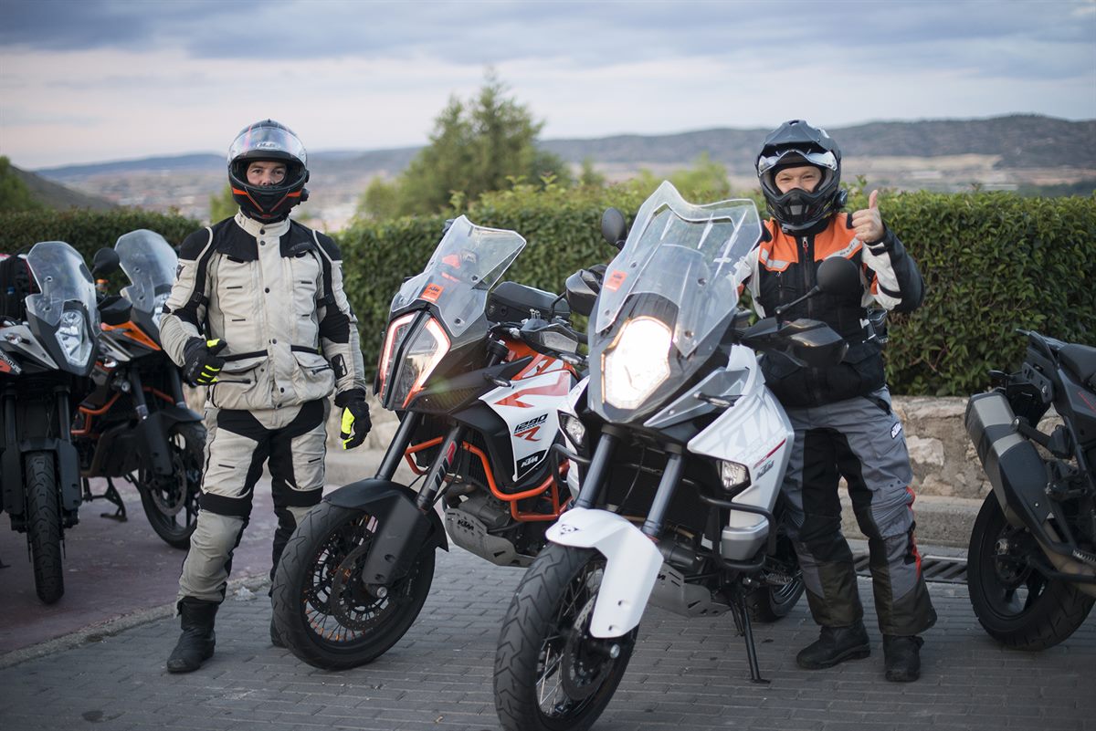 VI REUNIÓN KTM ADVENTURE