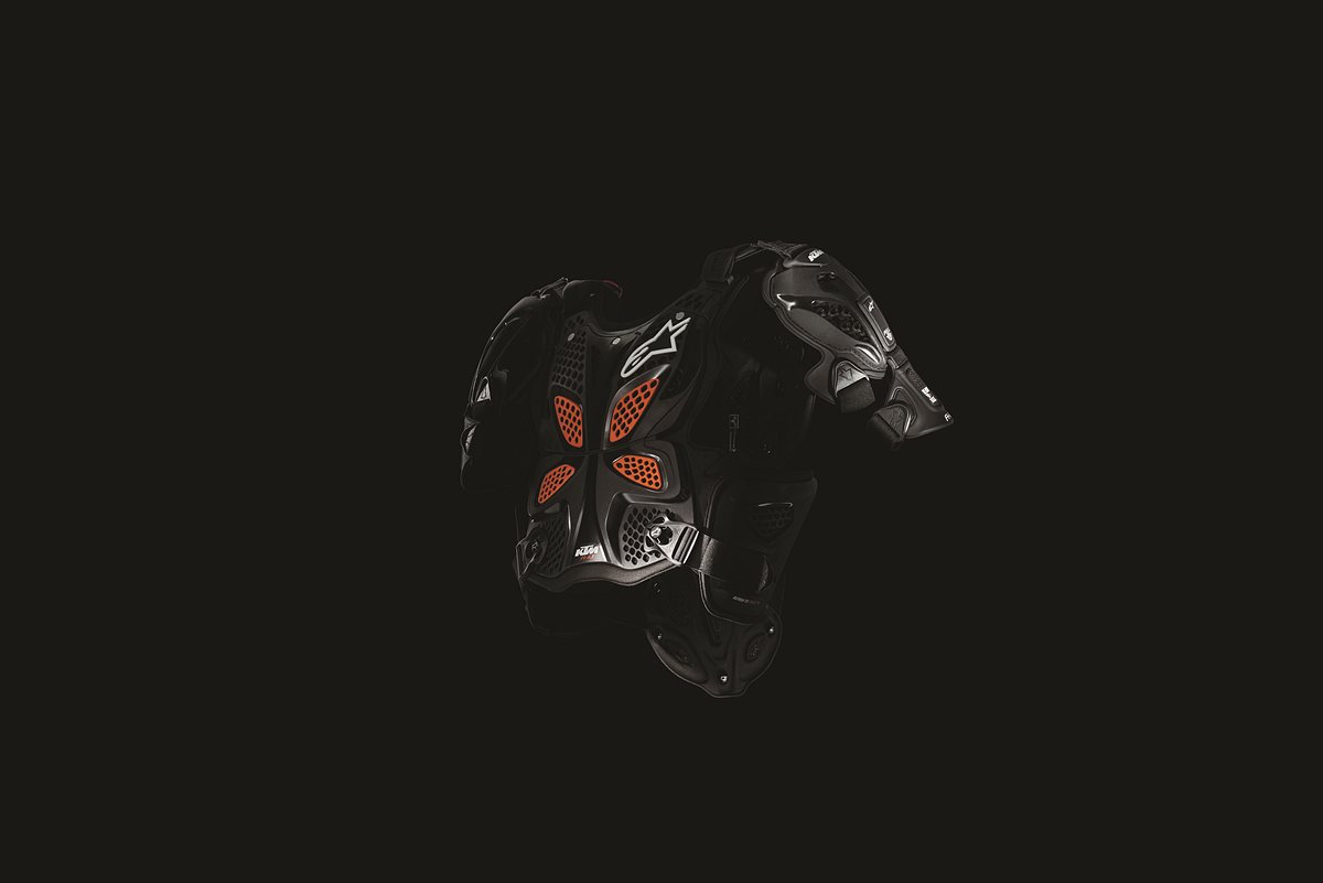 ALPINESTARS A10 BODY PROTECTOR_HERO