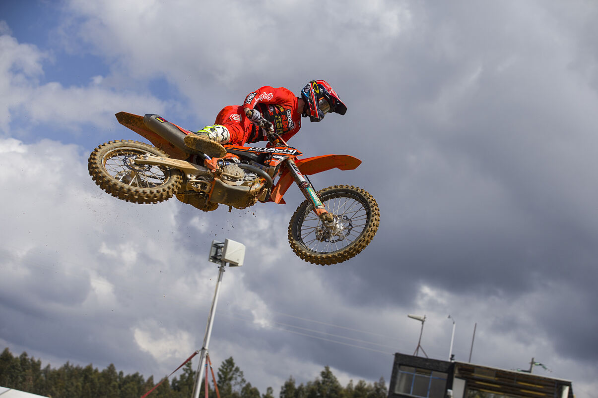 Graeme Irwin action 2