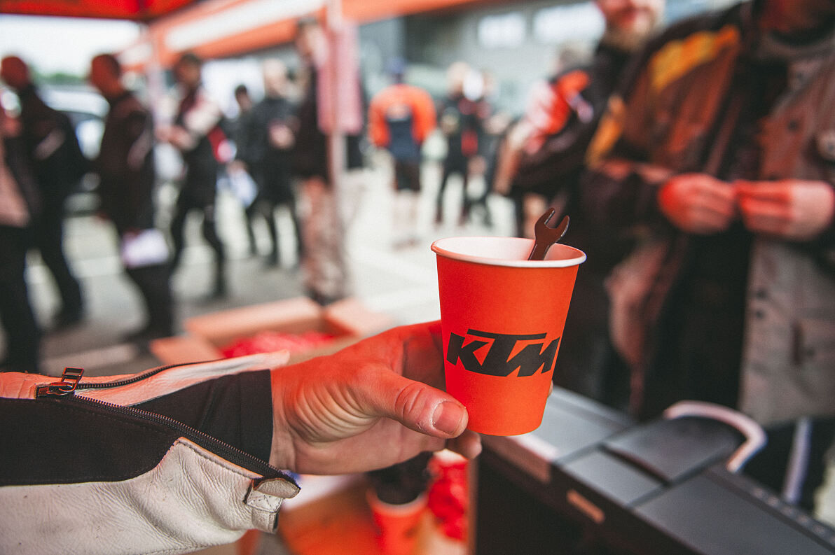 Kaffee & Red Bull zum Wachwerden