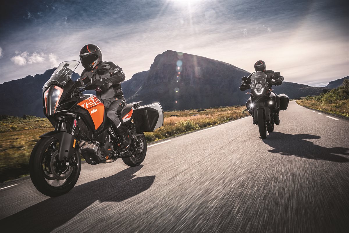 KTM 1290 SUPER ADVENTURE S & KTM 1090 ADVENTURE