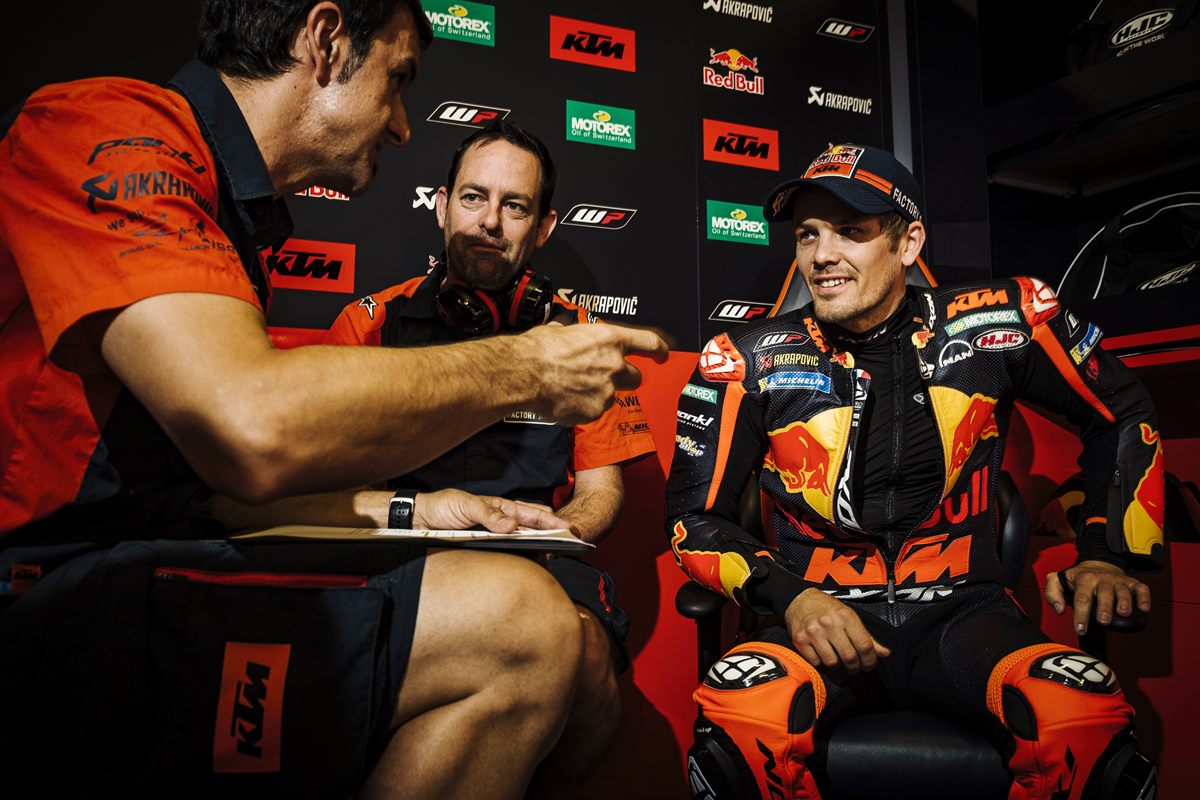 Mika Kallio & Staff Box Circuit de Barcelona-Catalunya 2018