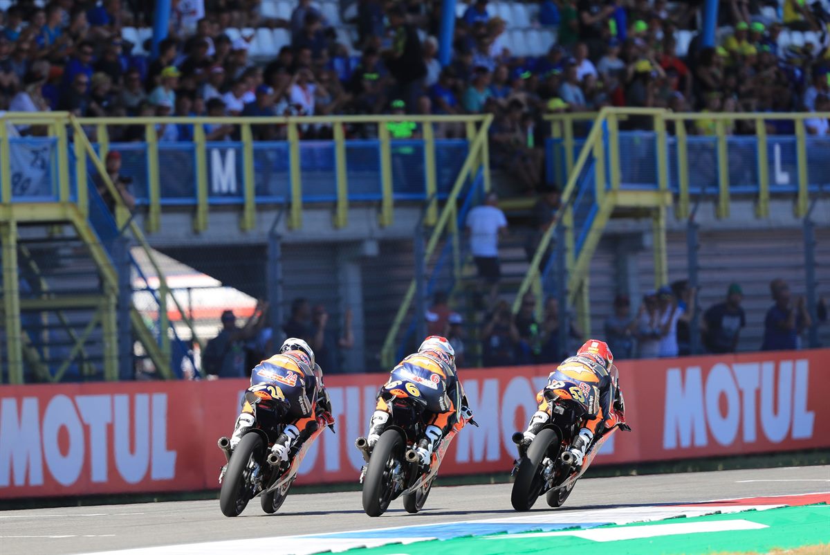 Xavier Artigas, Ryusei Yamanaka & Deniz Öncü KTM RC250 RB TT Circuit Assen 2018