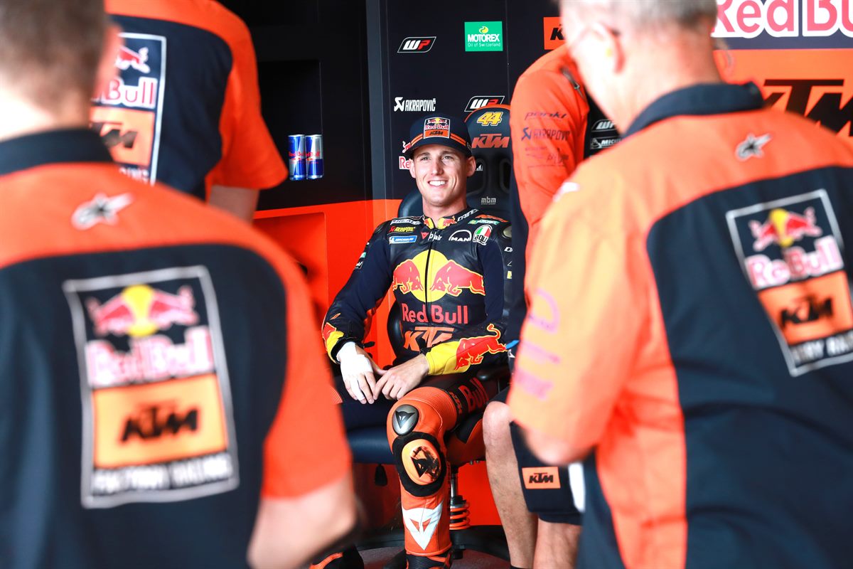 Pol Espargaro & Staff Box Sachsenring 2018