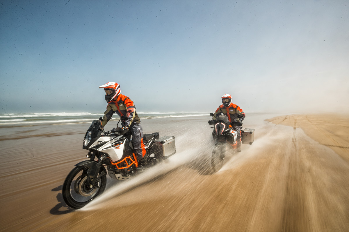 156404_KTM 1290 Adventure R _ KTM 1090 Adventure R MY 2017