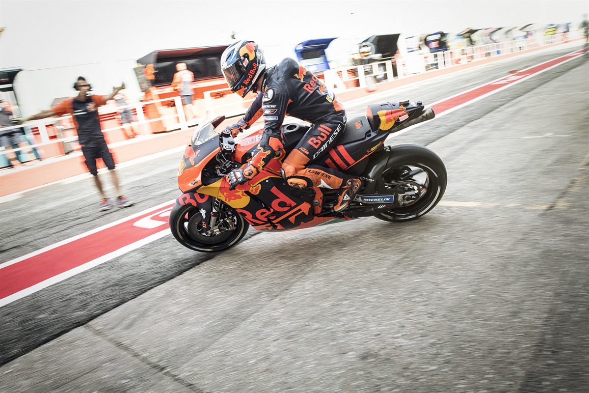 Pol Espargaro _ Mechanic KTM RC16 Pit Lane Misano World Circuit Marco Simoncelli 2018