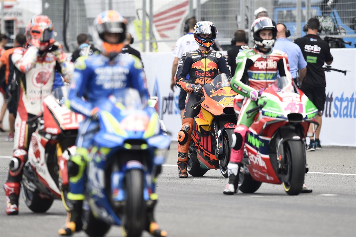 Pol Espargaro KTM RC16 Start Chang International Circuit 2018