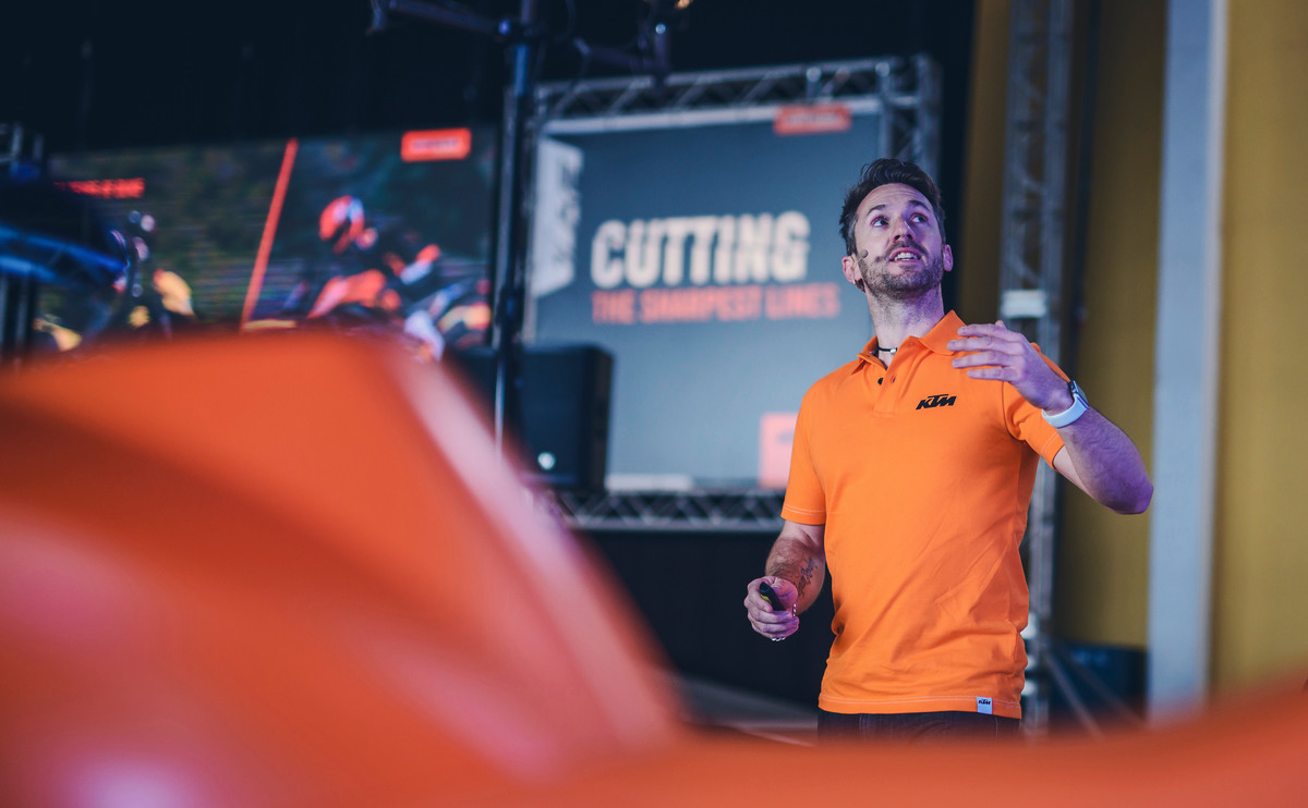 KTM MEDEWERKER
