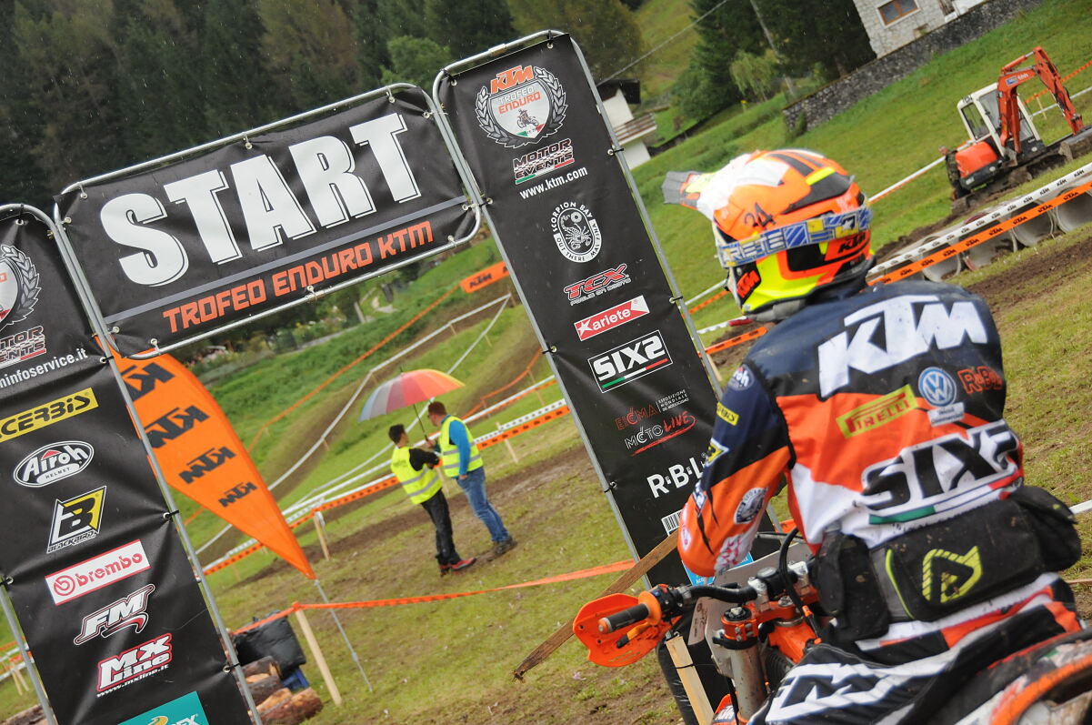 KTM_TROFEO ENDURO_START