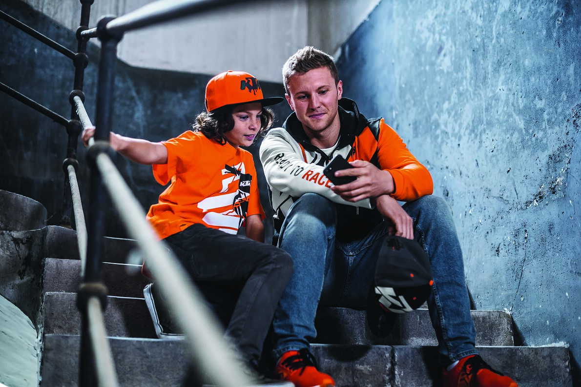Radical Collection_RADICAL SLICED ZIP HOODIE_ (KIDS) RADICAL CAP_KIDS RADICAL TEE