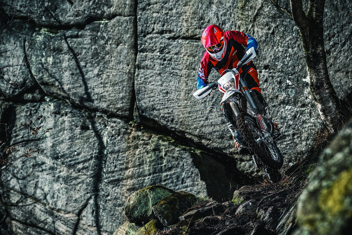 01_Action_KTM 250 EXC TPI SIX DAYS MY2019
