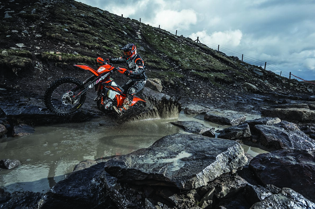 02_Action_KTM 250 EXC-F MY2019