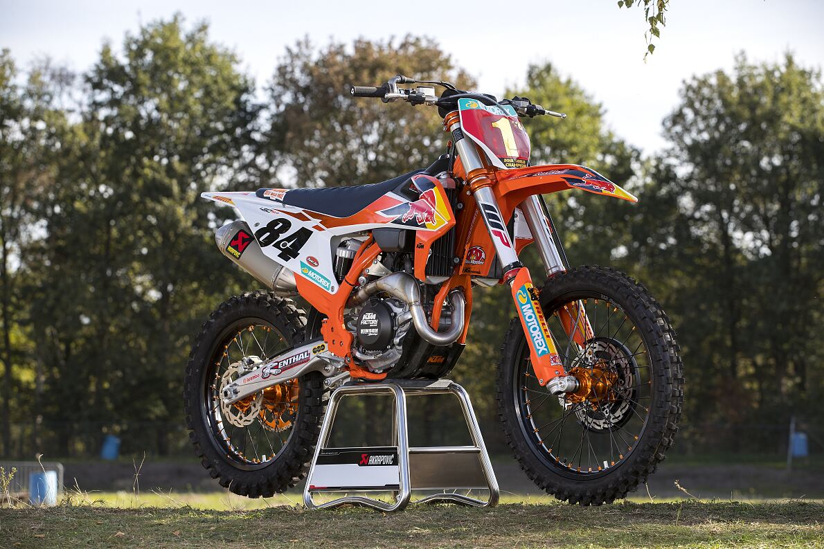 02_KTM 450 SX-F HERLINGS REPLICA
