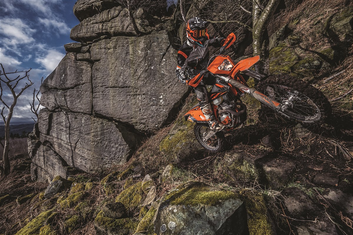 01_Action_KTM 250 EXC-F MY2019