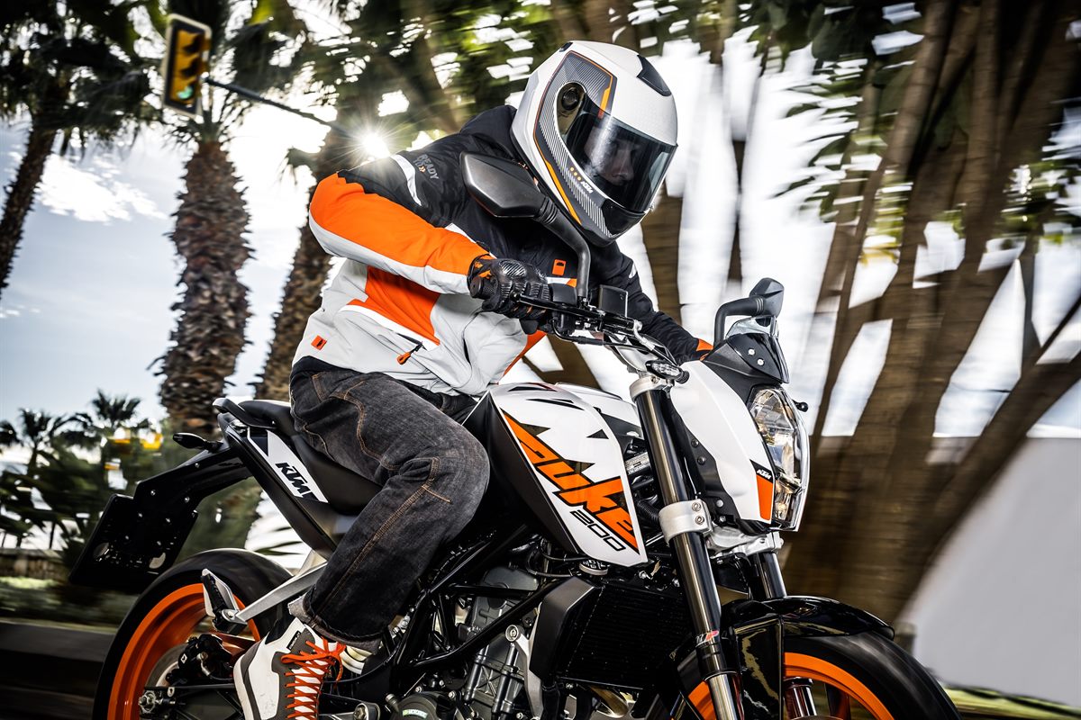 KTM 200 DUKE ABS (4)