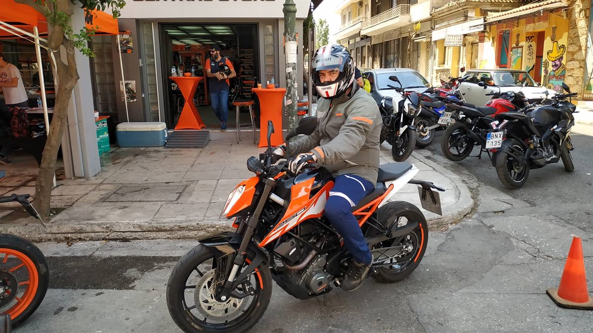 ORANGE DAYS KTM CENTRAL STORE (3)