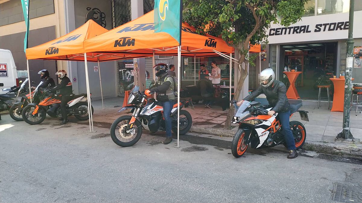 ORANGE DAYS KTM CENTRAL STORE (7)