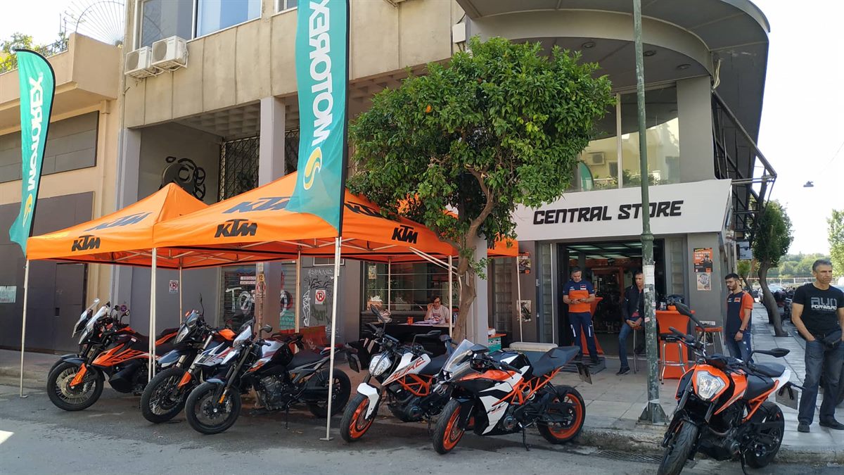 ORANGE DAYS KTM CENTRAL STORE (2)