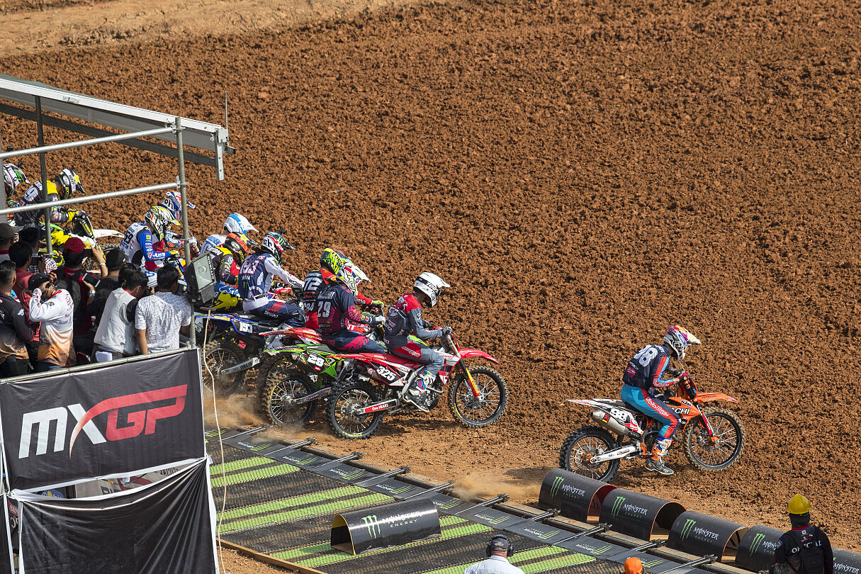 Vaessen_MXGP_2019_R11_RA_6439