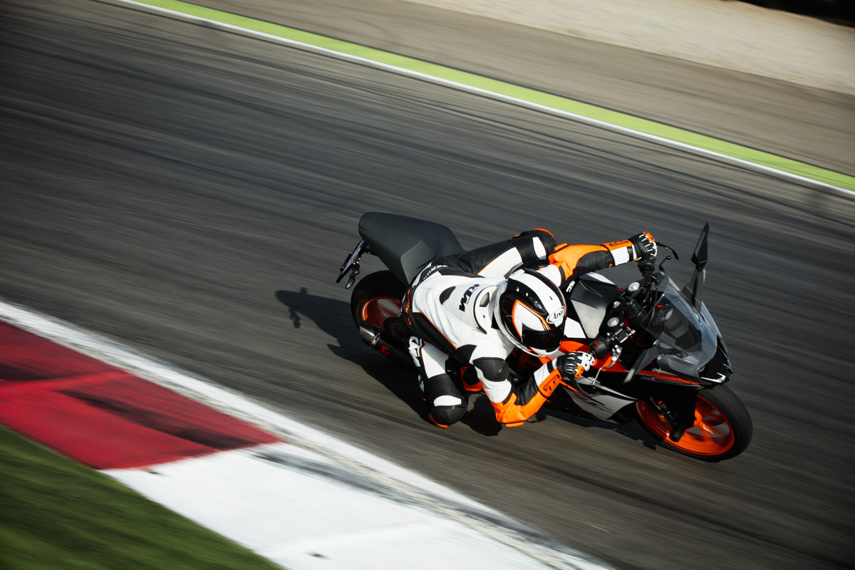 4 KTM RC 390