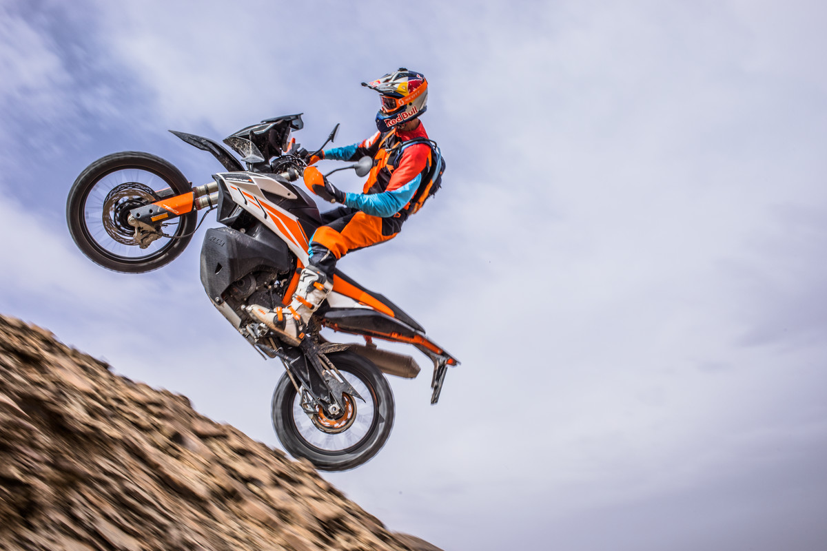 8 KTM 790 ADVENTURE R