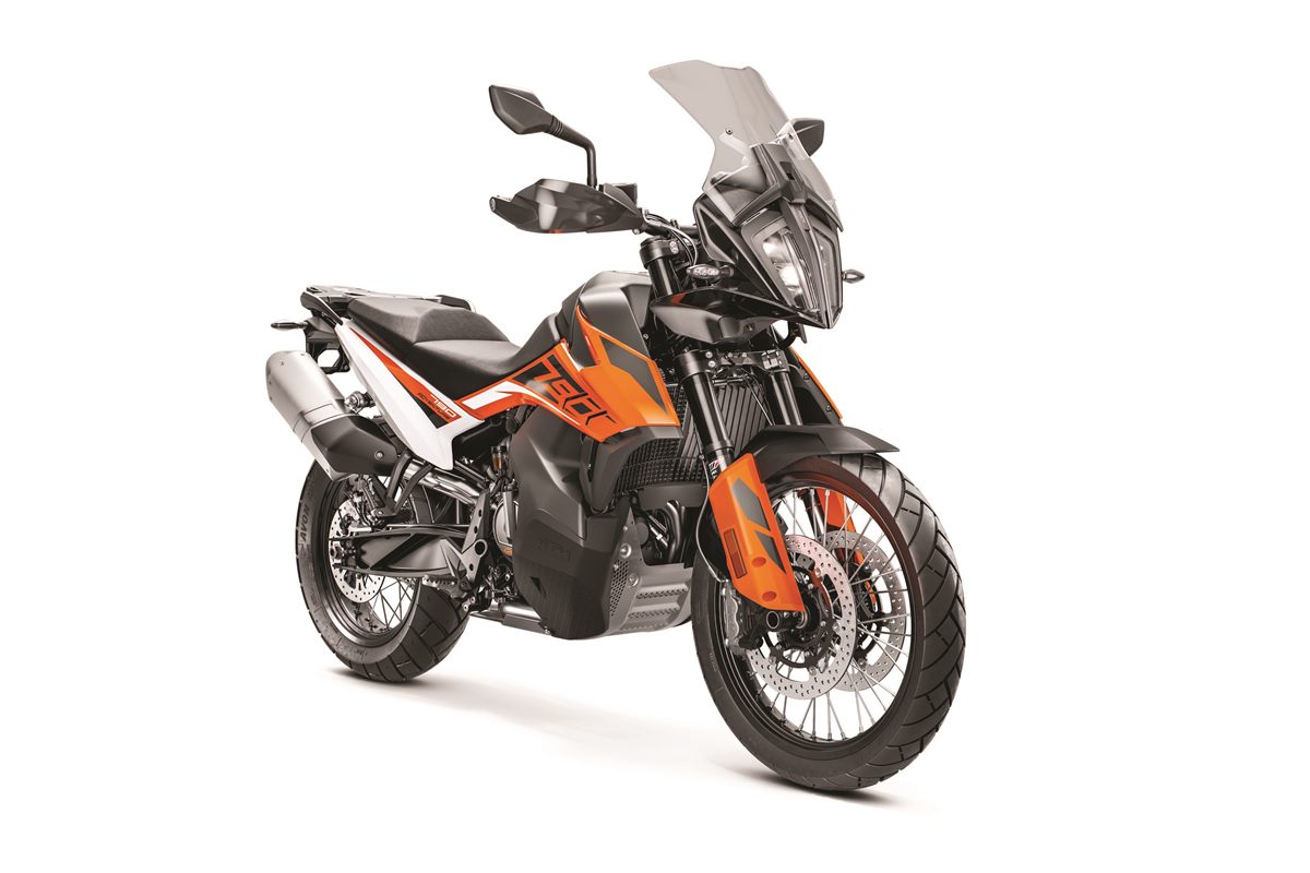 261001_790 ADV Orange MY19 Front-Right
