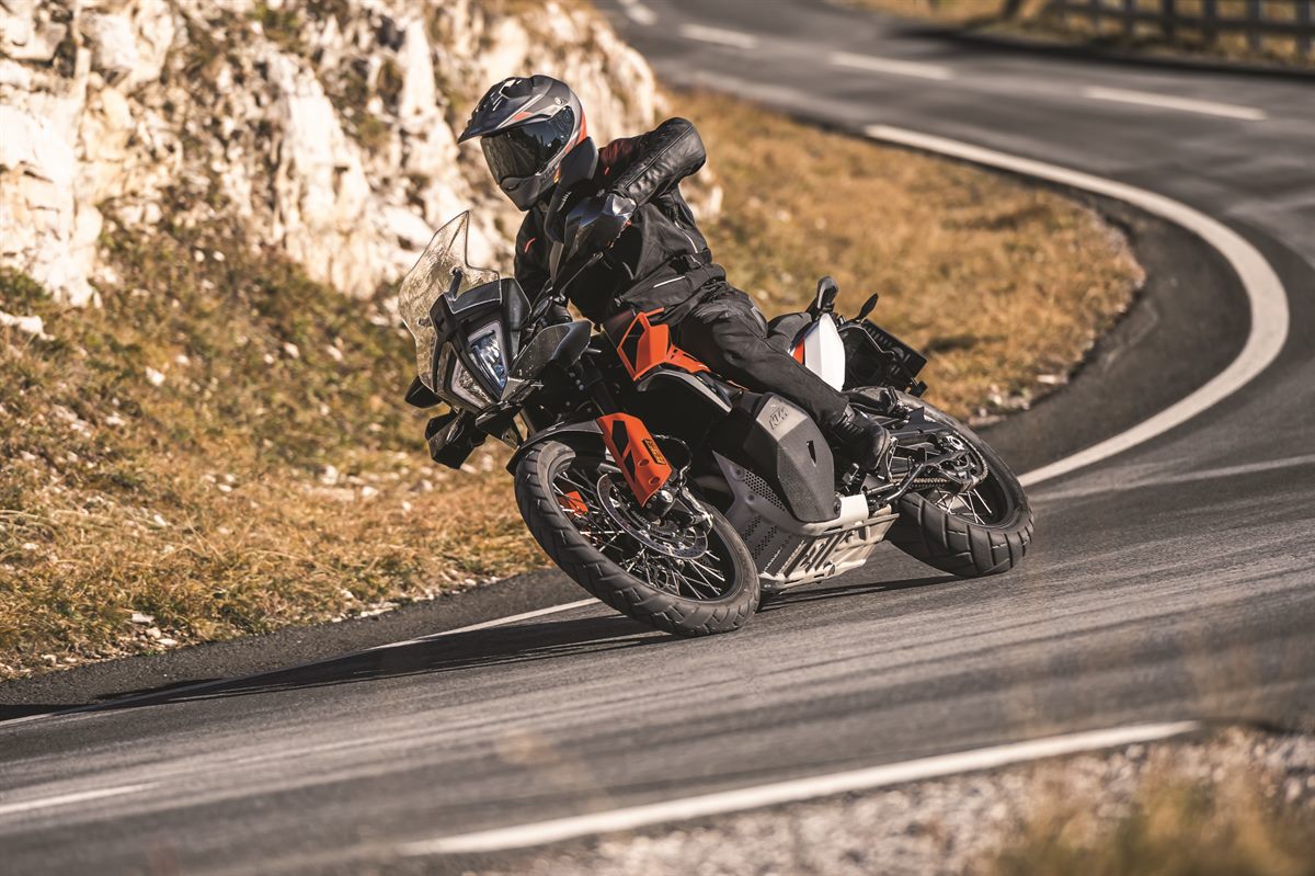KTM 790 ADVENTURE_Action 05