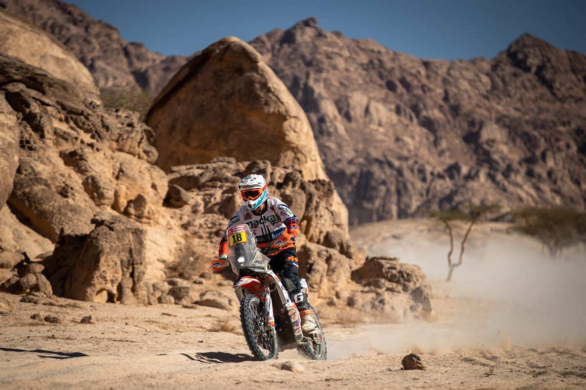 Ross Branch at the 2020 Dakar Rally. Photos: FotoP