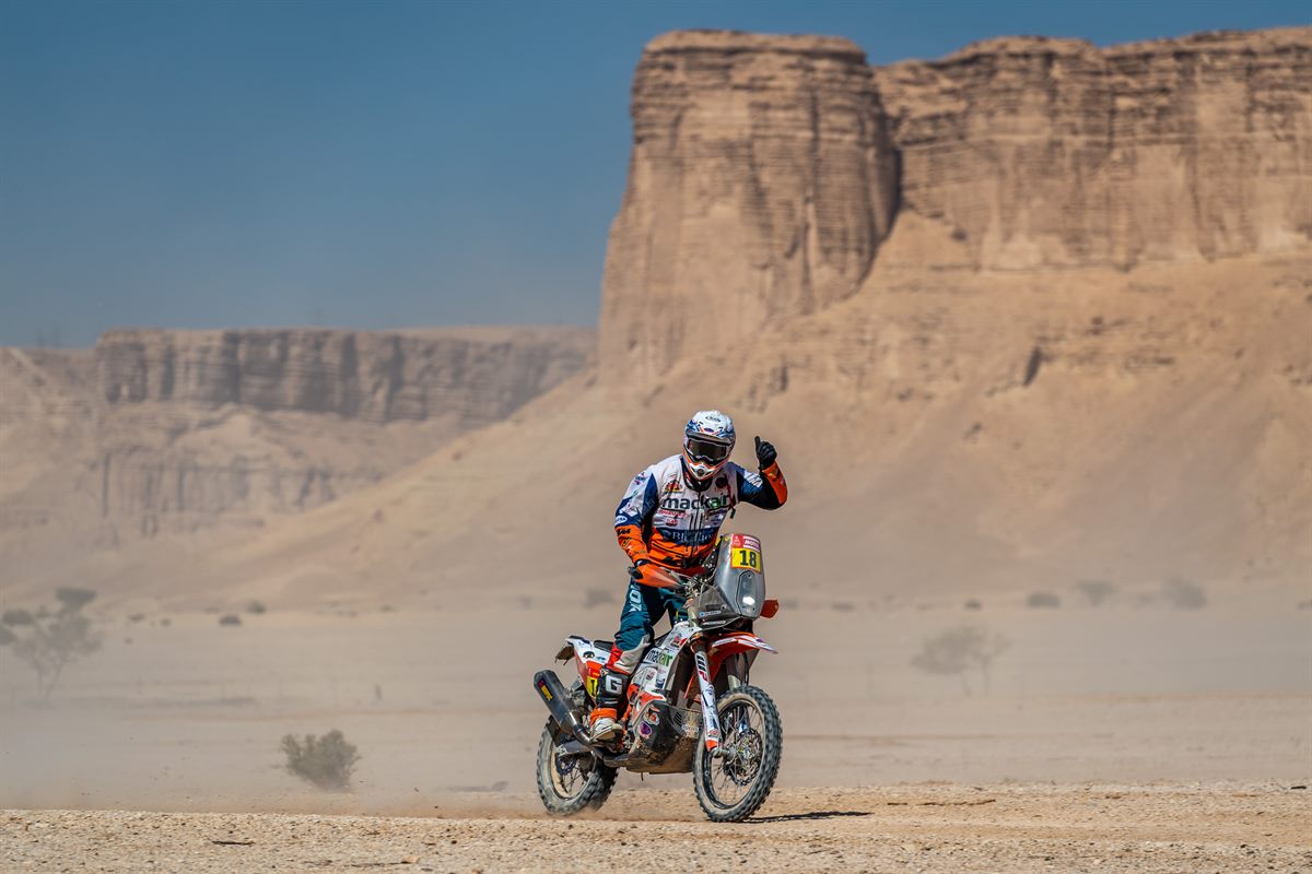 Moments from the 2020 Dakar Rally. Photo: FotoP