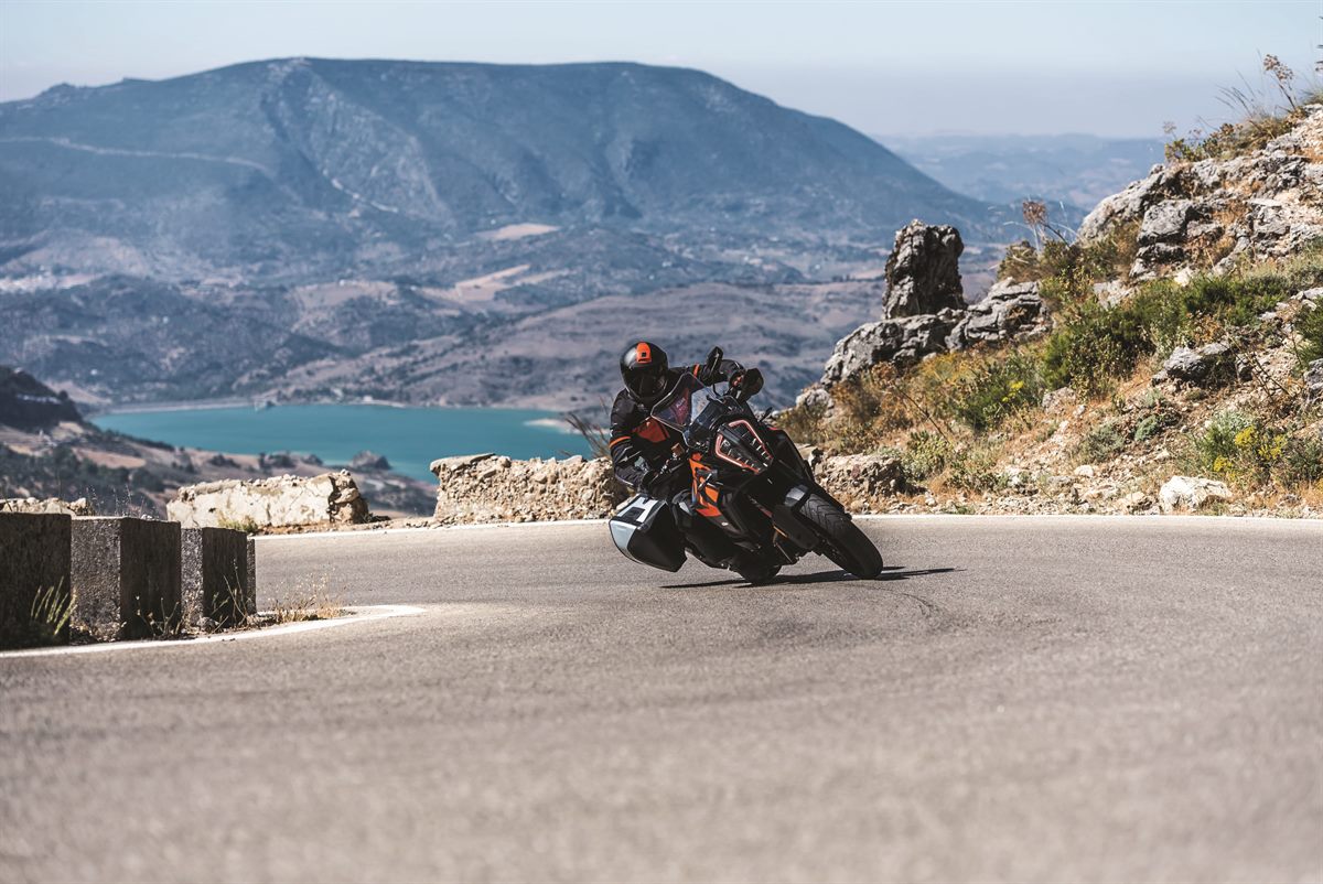 KTM 1290 SUPER ADVENTURE S_Action 06